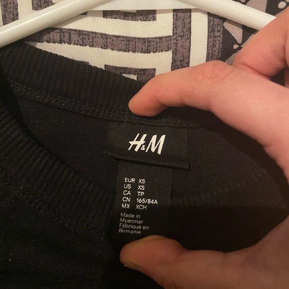 Sweatshirt from the 2017 H&M x The Weeknd collab - Picture 3 of 3